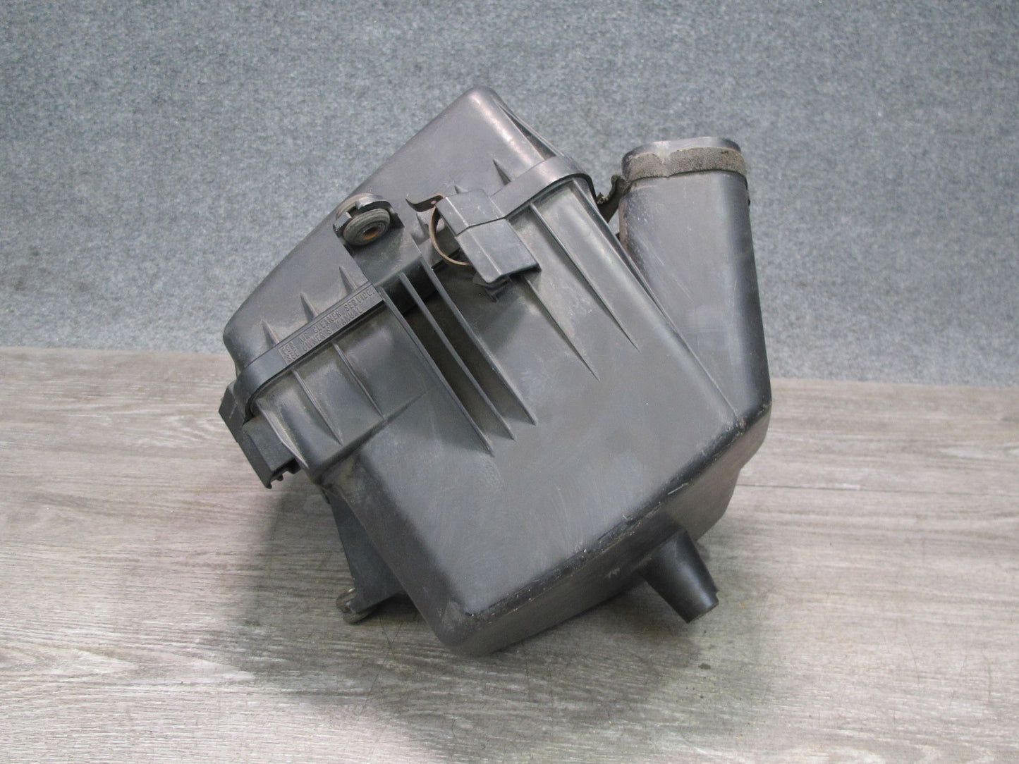 01-06 Lexus UCF30L LS430 Air Intake Cleaner Filter Box w MAF & Vacuum Switch OEM