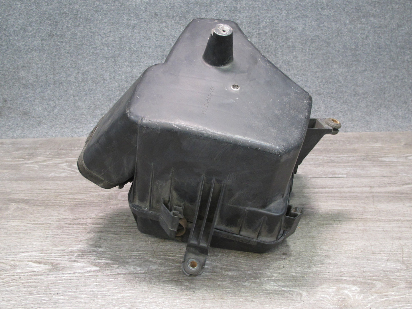 01-06 Lexus UCF30L LS430 Air Intake Cleaner Filter Box w MAF & Vacuum Switch OEM