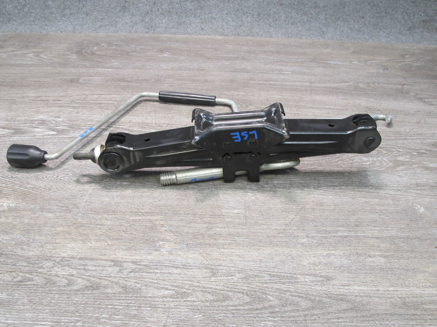 01-06 Lexus UCF30L LS430 Emergency Spare Tire Lift Jack w TOW Hook OEM