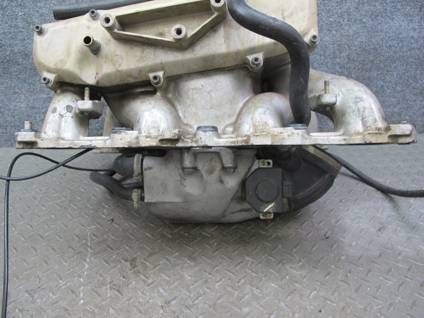 1987-1991 Porsche 928 S4 5.0L Engine Air Intake Manifold Throttle Body Assembly