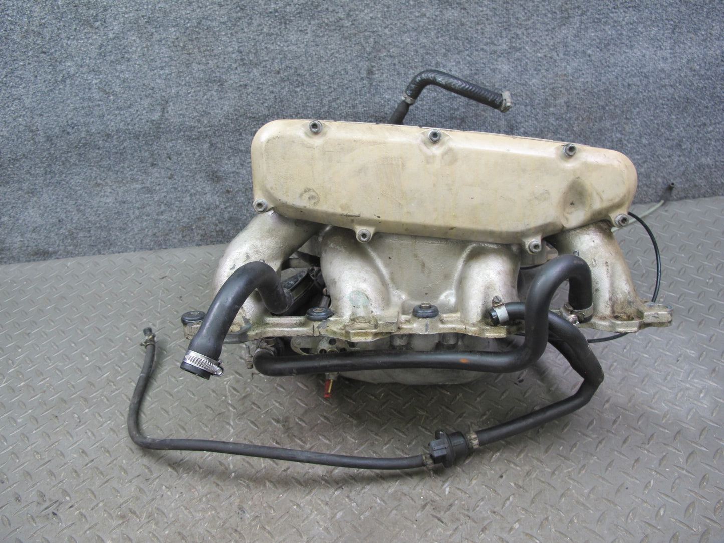 1987-1991 Porsche 928 S4 5.0L Engine Air Intake Manifold Throttle Body Assembly
