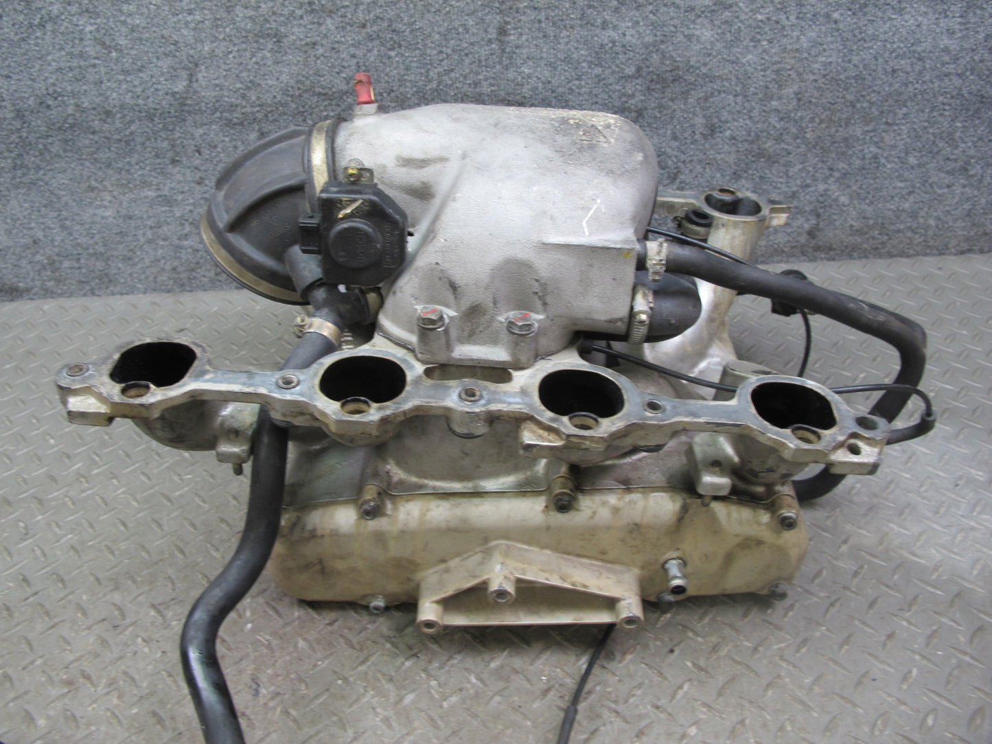 1987-1991 Porsche 928 S4 5.0L Engine Air Intake Manifold Throttle Body Assembly