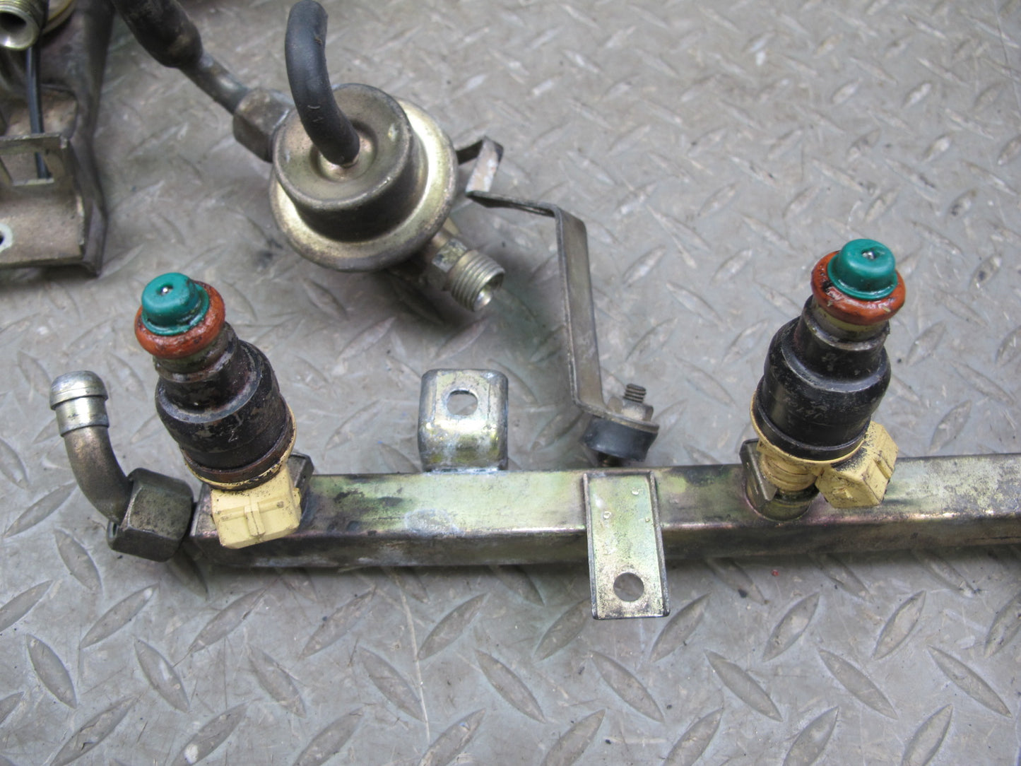 1987-1988 Porsche 928 S Fuel Injector Rail Hose Pressure Regulator Set
