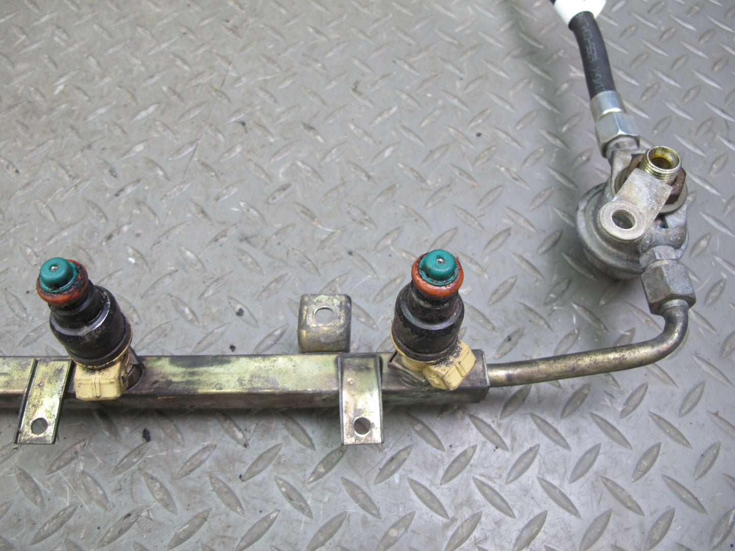 1987-1988 Porsche 928 S Fuel Injector Rail Hose Pressure Regulator Set