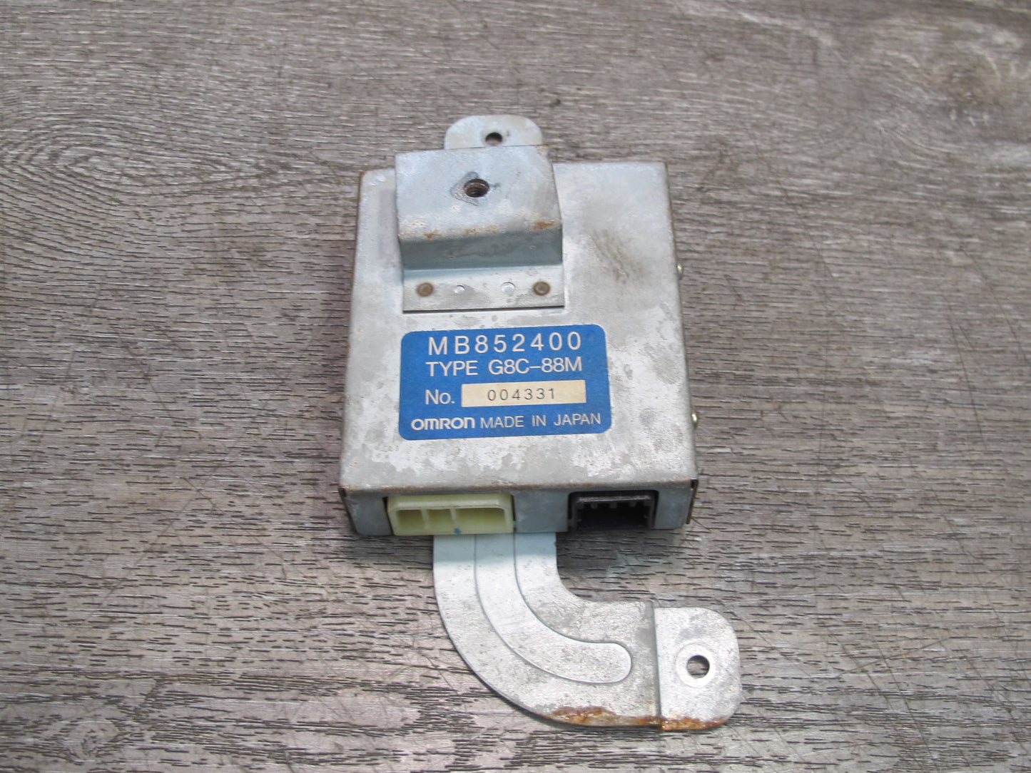 91-96 Mitsubishi 3000GT Active Aero Spoiler Control Module MB852400 OEM