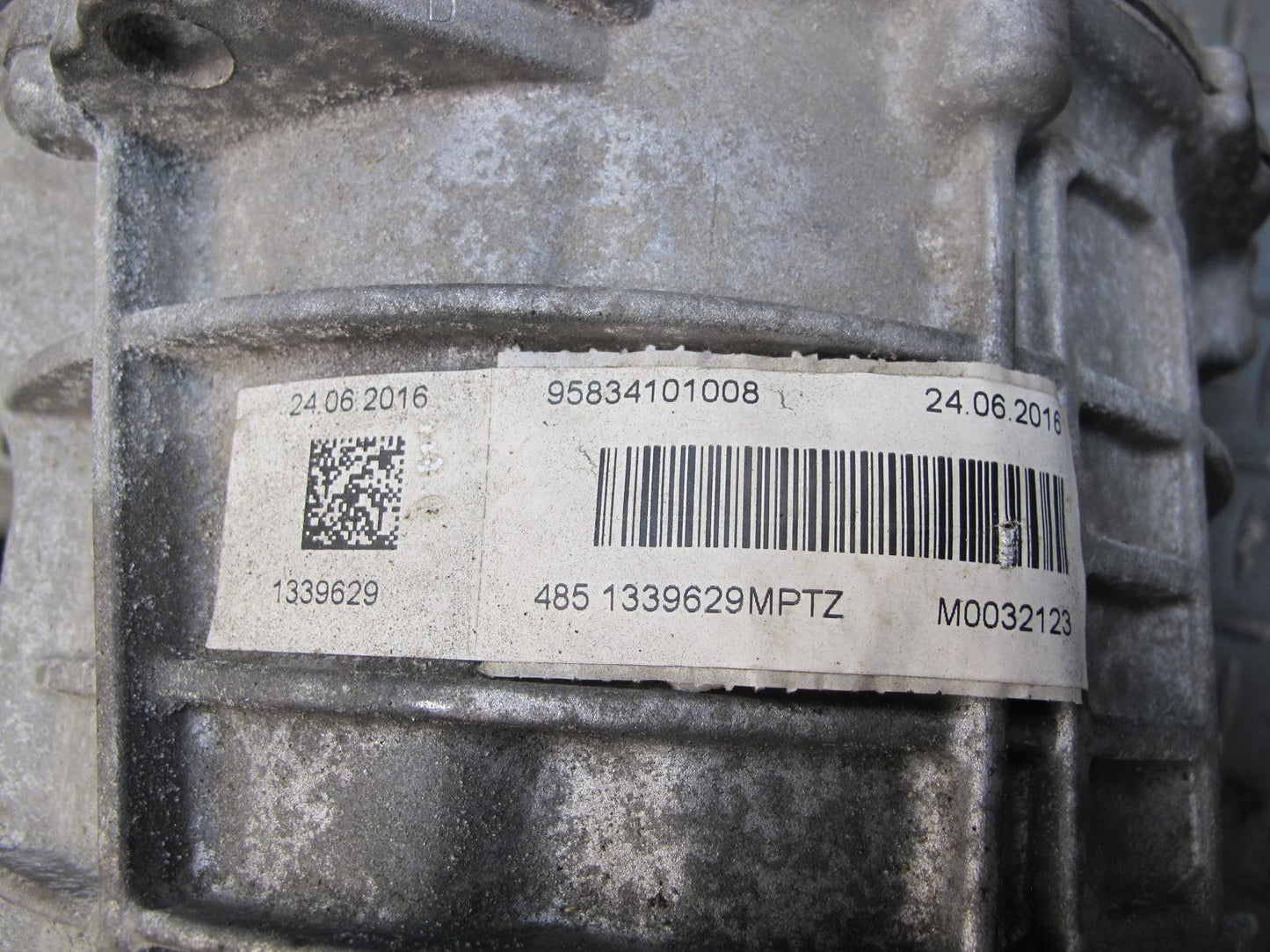 2011-2016 Porsche Cayenne 958 4.8L Turbo Transmission Transfer Case Box w Motor