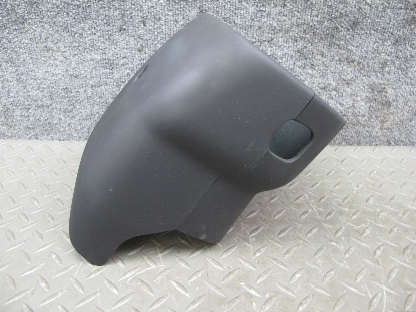01-05 Lexus JCE10L IS300 Steering Column Upper & Lower Cover Trim Black Assy OEM