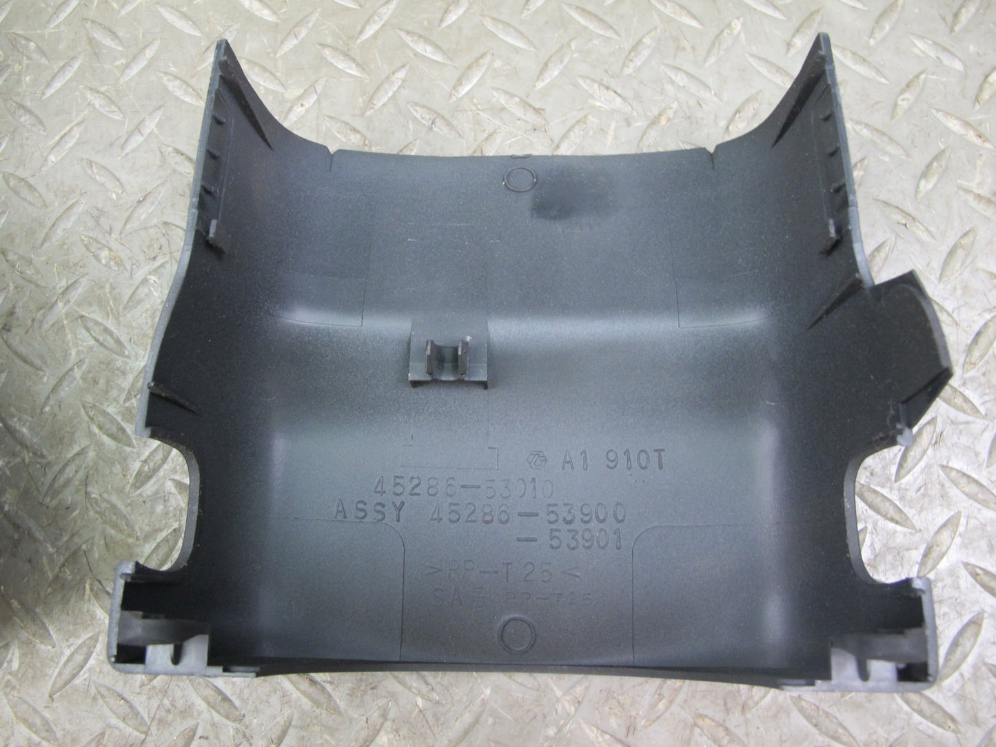 01-05 Lexus JCE10L IS300 Steering Column Upper & Lower Cover Trim Black Assy OEM