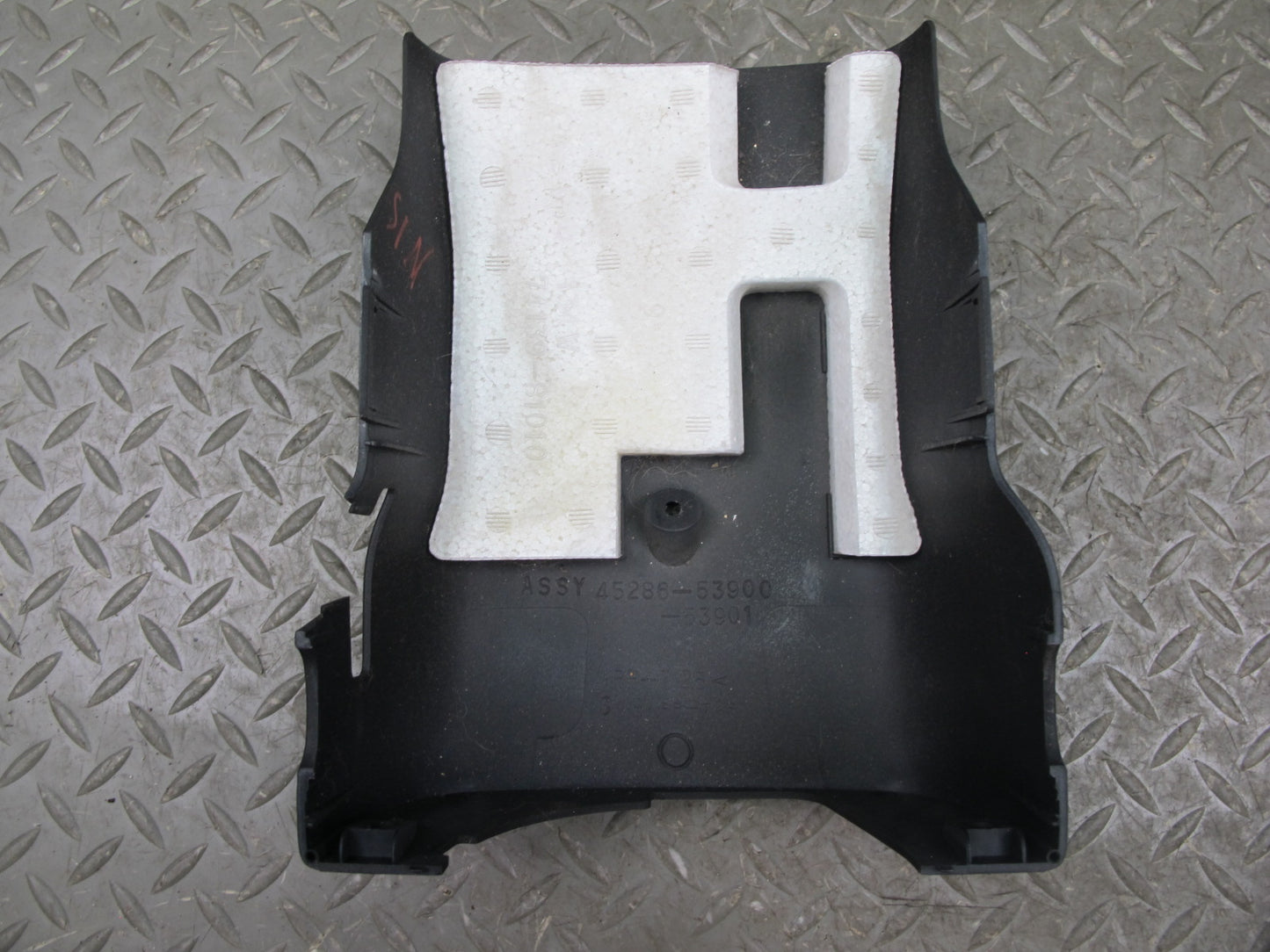 01-05 Lexus JCE10L IS300 Steering Column Upper & Lower Cover Trim Black Assy OEM