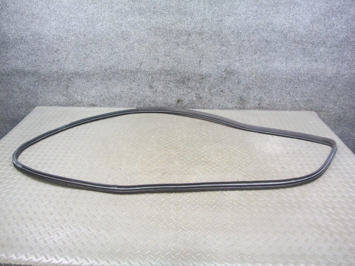 01-05 Lexus JCE10L IS300 Set of 2 Front Right & Left Door Rubber Seal OEM