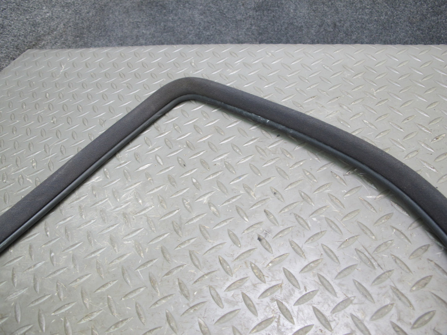 01-05 Lexus JCE10L IS300 Set of 2 Front Right & Left Door Rubber Seal OEM