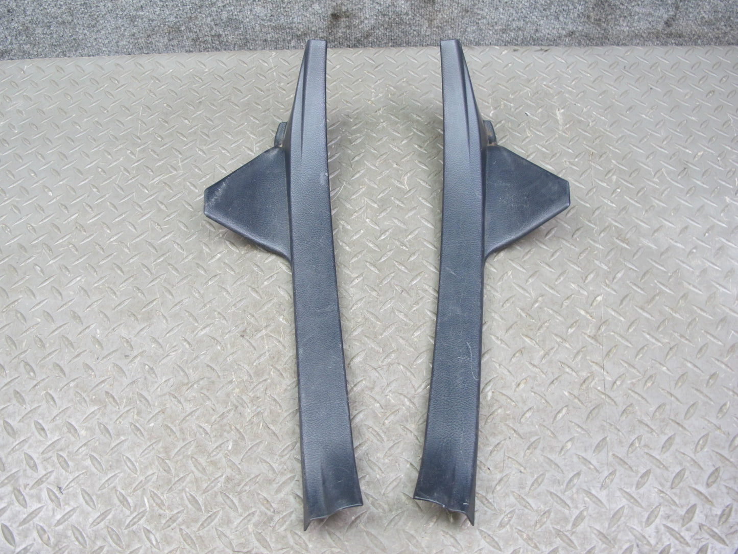 01-05 Lexus JCE10L IS300 Set of 2 Rear Right Left Door Scuff Sill Plate Trim OEM
