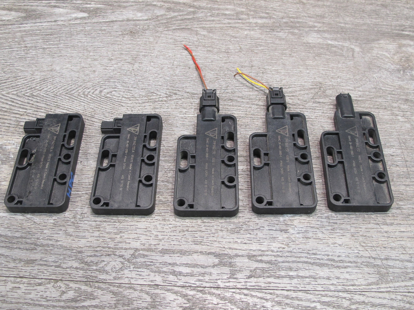 2011-208 Porsche Cayenne 958 Keyless GO Entry Antenna Sensor Module Unit Set