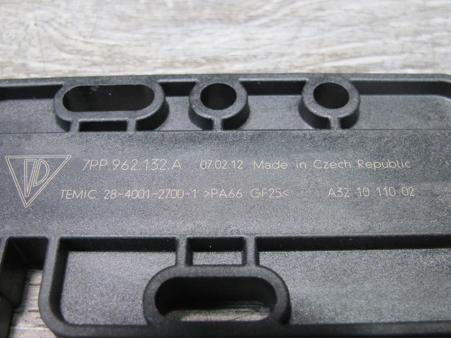 2011-208 Porsche Cayenne 958 Keyless GO Entry Antenna Sensor Module Unit Set