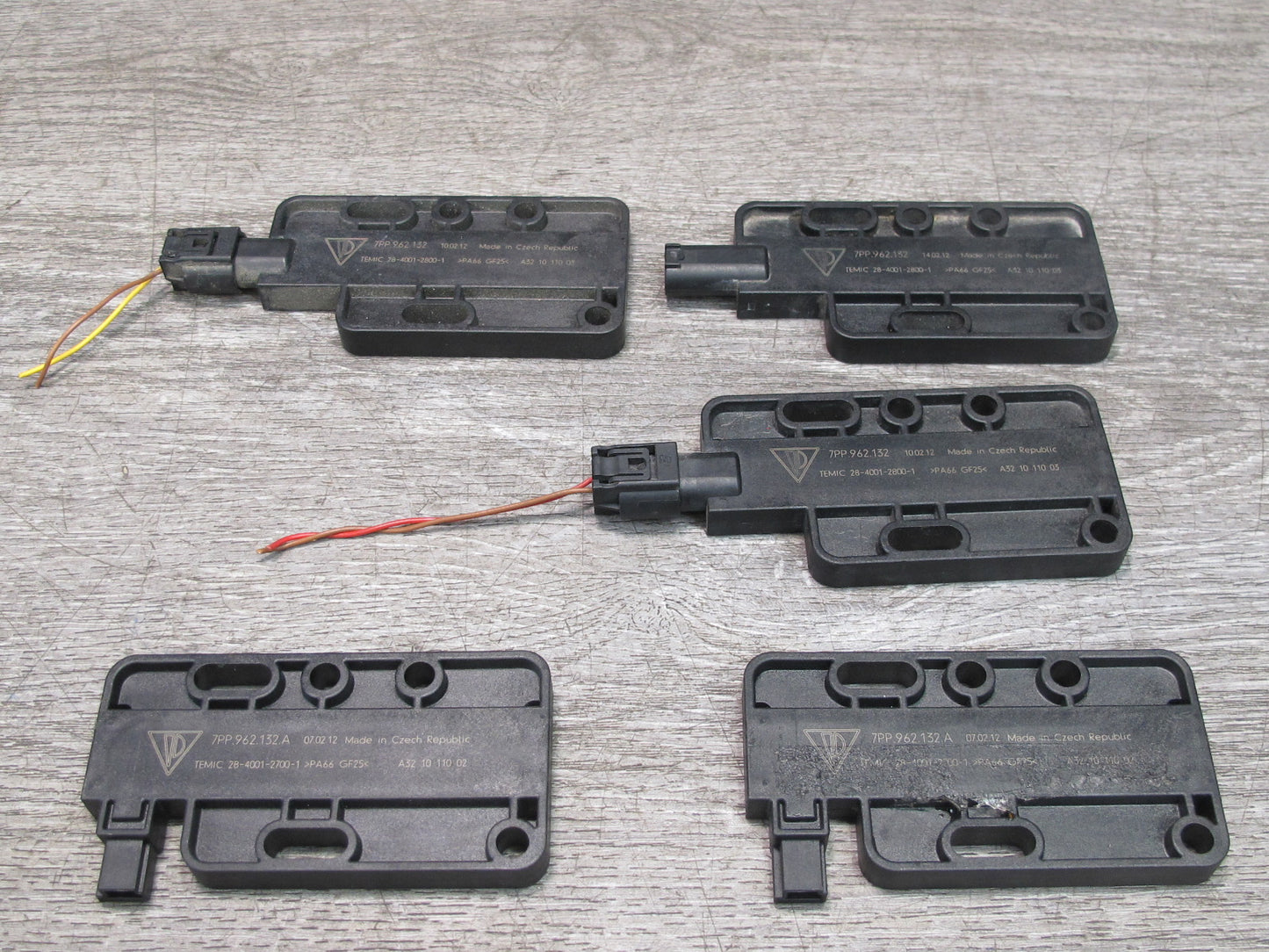 2011-208 Porsche Cayenne 958 Keyless GO Entry Antenna Sensor Module Unit Set