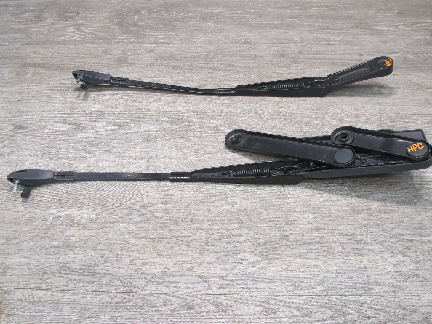 2011-2018 Porsche Cayenne 958 Front Windshield Wiper Arm Left & Right Set of 2