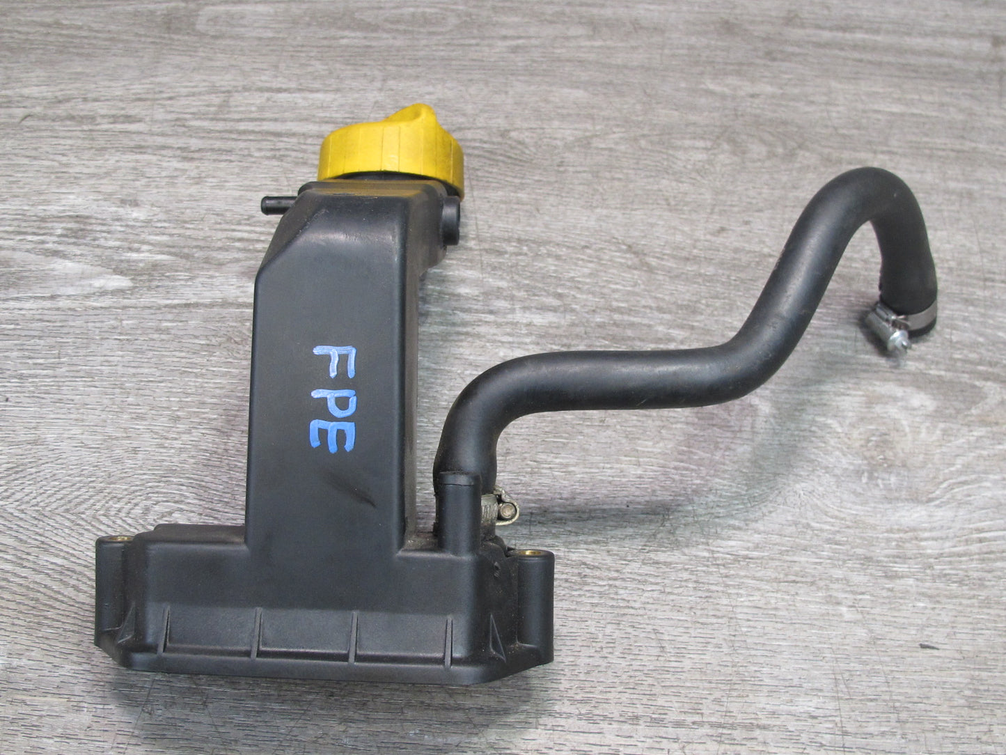 1987-1991 Porsche 928 S 5.0L V8 Engine Motor Oil Filler Neck W/ Cap 92810730308