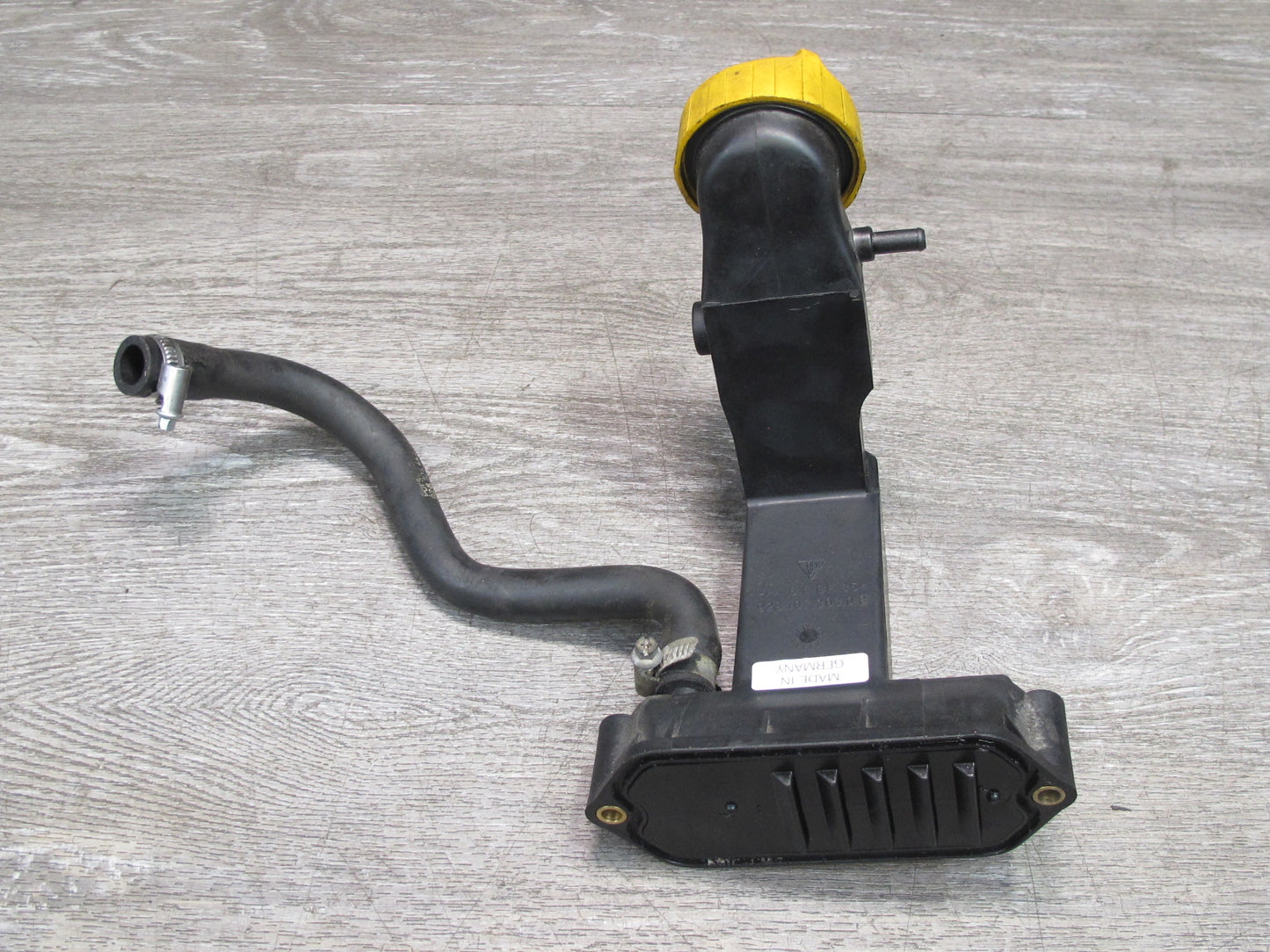 1987-1991 Porsche 928 S 5.0L V8 Engine Motor Oil Filler Neck W/ Cap 92810730308