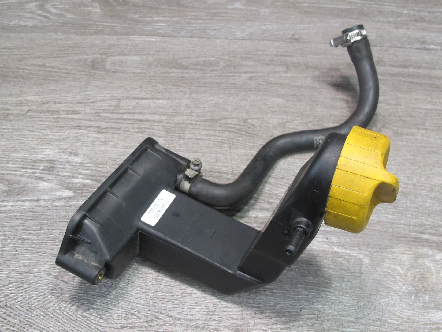 1987-1991 Porsche 928 S 5.0L V8 Engine Motor Oil Filler Neck W/ Cap 92810730308