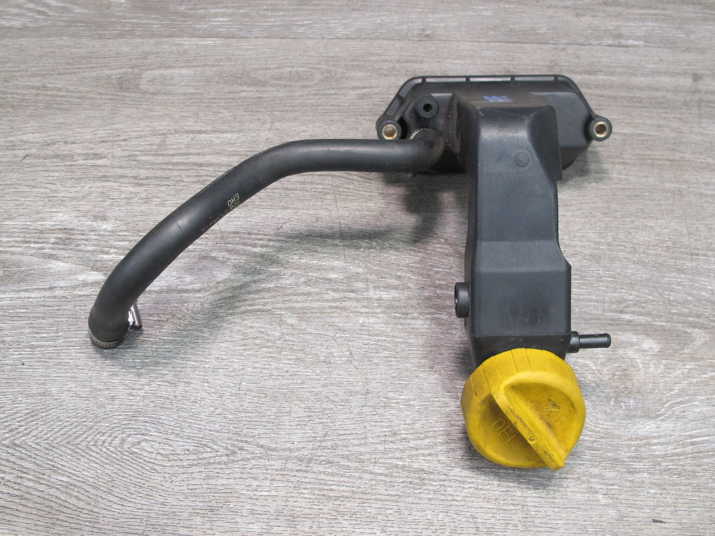 1987-1991 Porsche 928 S 5.0L V8 Engine Motor Oil Filler Neck W/ Cap 92810730308