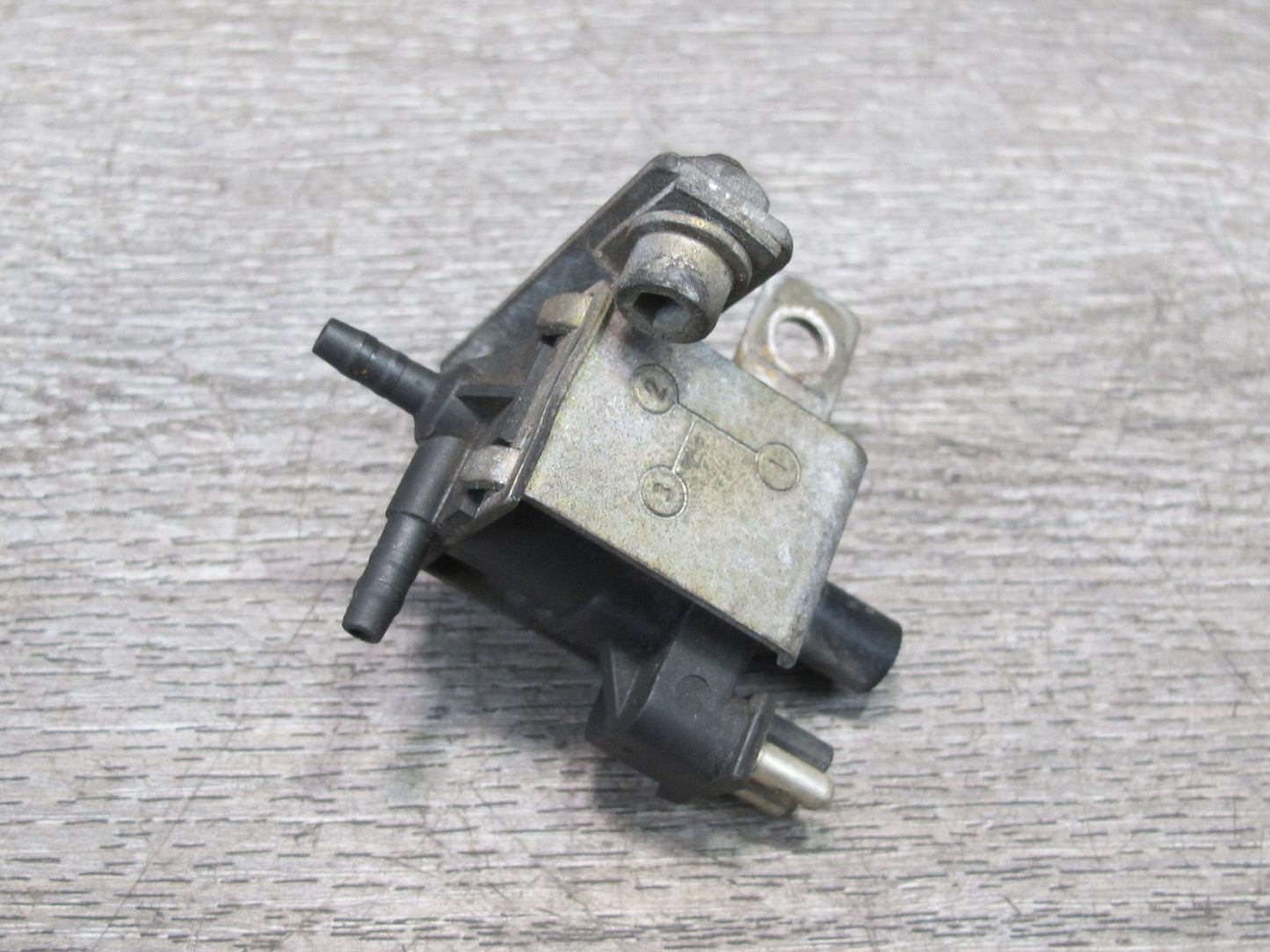 1987-1989 Porsche 928 S 5.0L V8 Engine EGR Vacuum Solenoid Valve