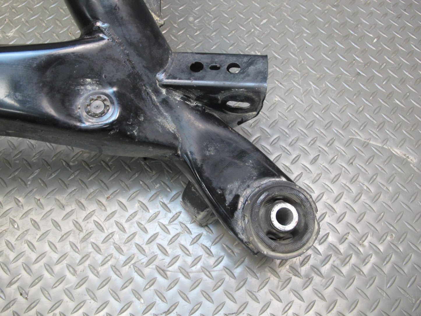 01-05 Lexus JCE10L IS300 Rear Suspension Crossmember Sub Frame Subframe OEM