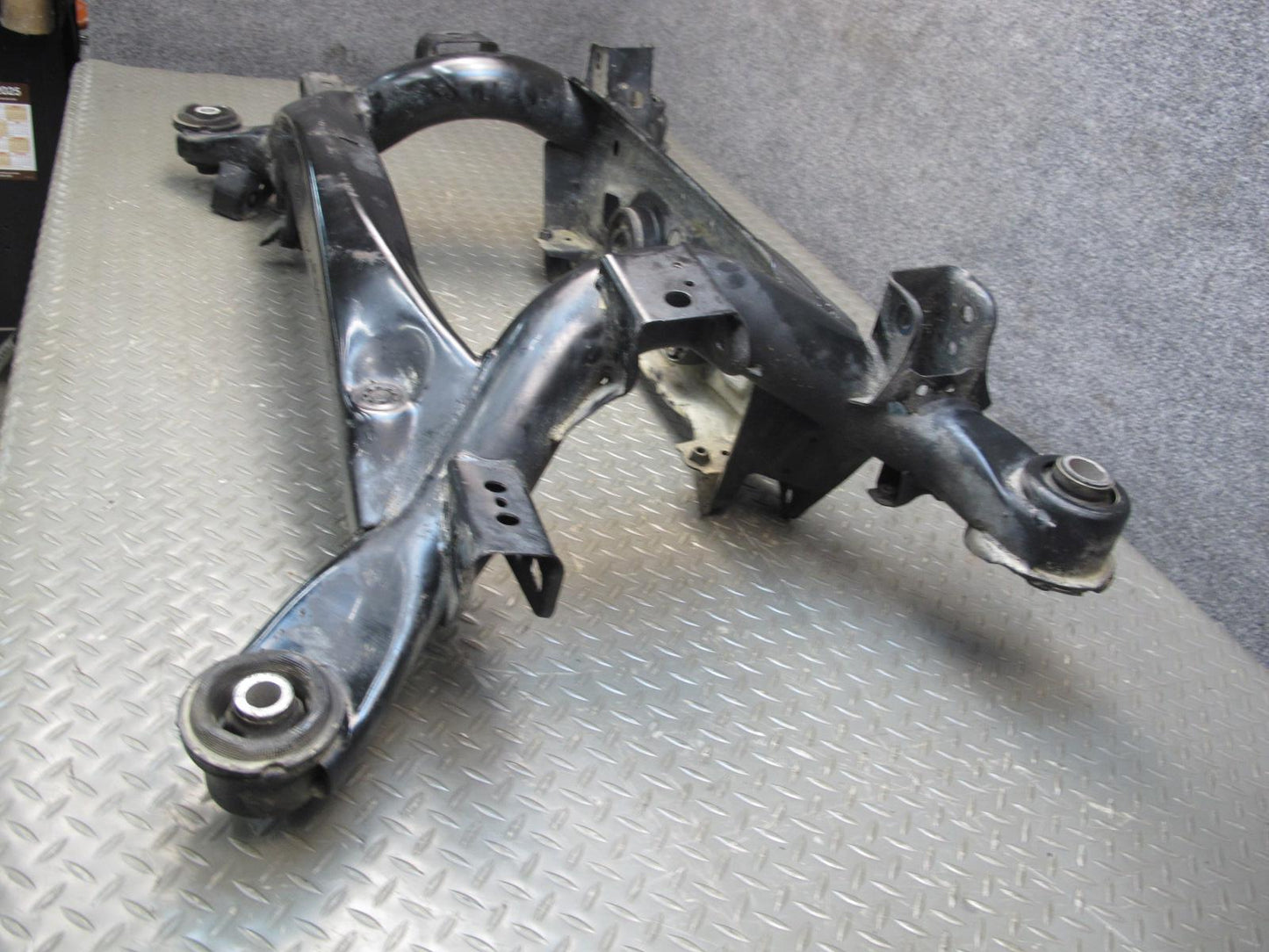 01-05 Lexus JCE10L IS300 Rear Suspension Crossmember Sub Frame Subframe OEM