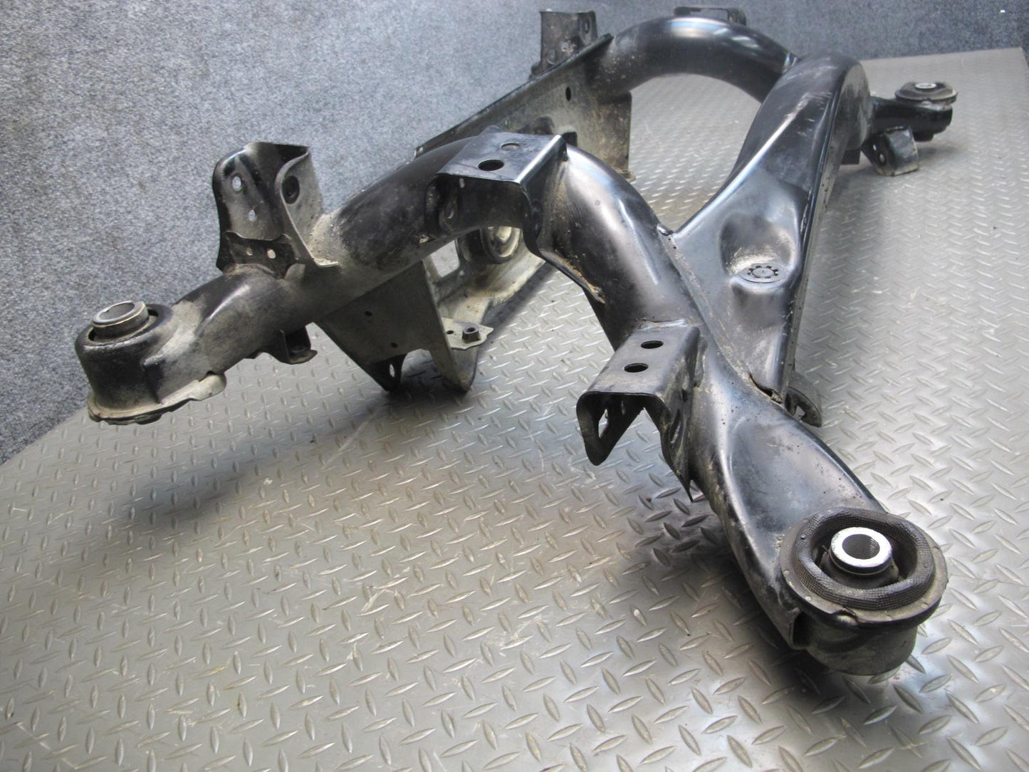 01-05 Lexus JCE10L IS300 Rear Suspension Crossmember Sub Frame Subframe OEM