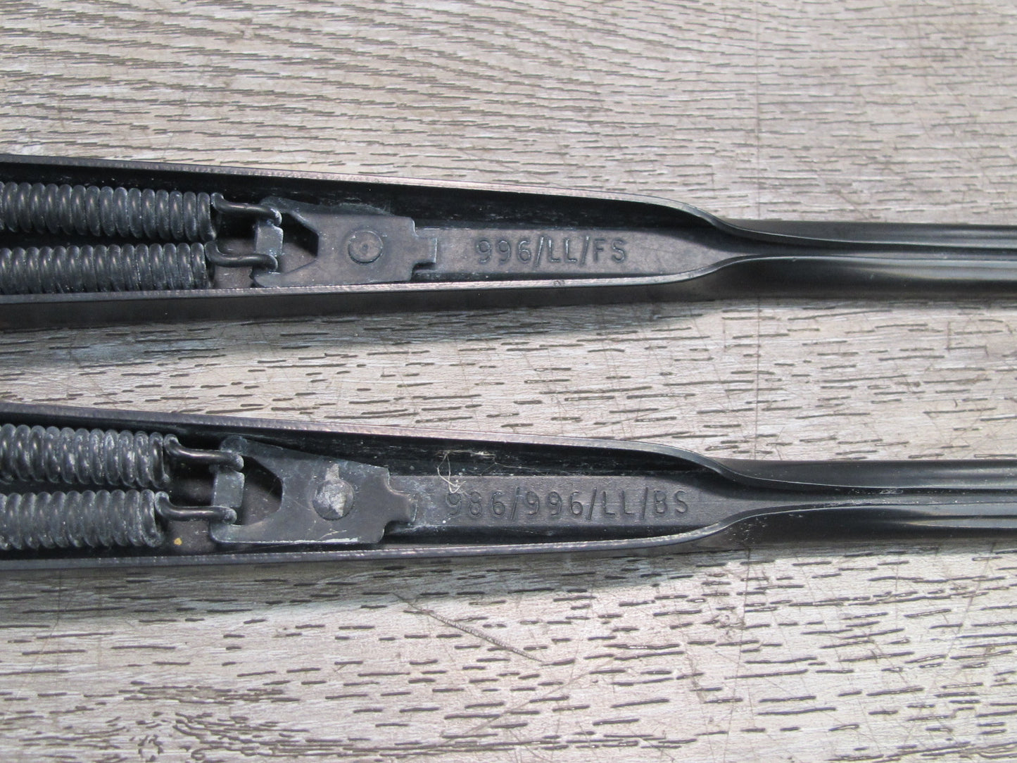 1999-2005 Porsche 911 Carrera 996 Front Left Right Side Windshield Wiper Arm Set