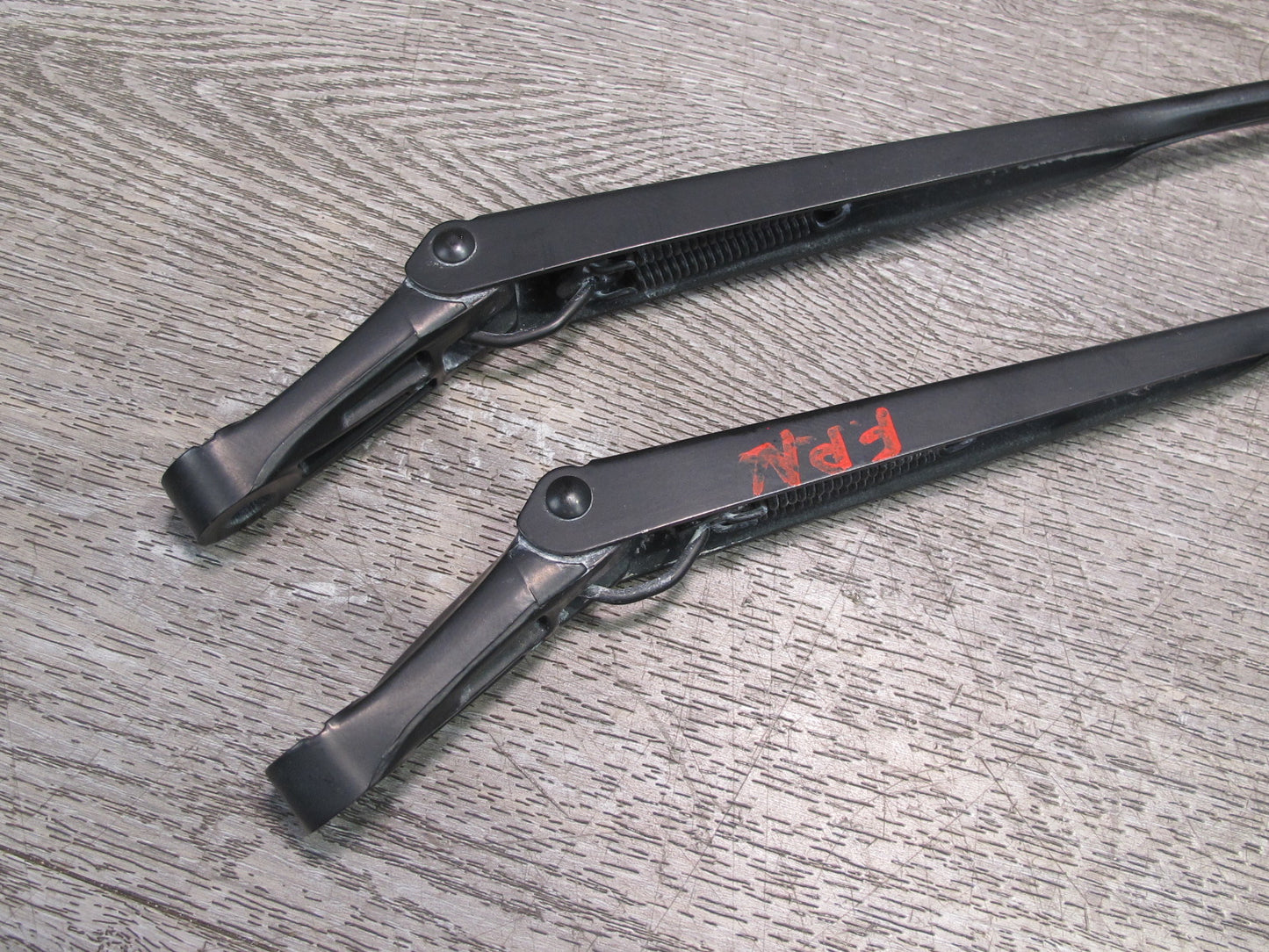 1999-2005 Porsche 911 Carrera 996 Front Left Right Side Windshield Wiper Arm Set