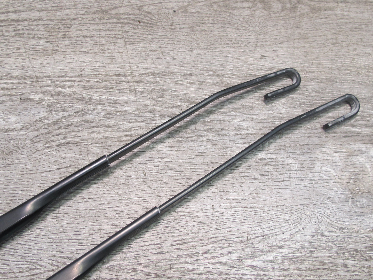 1999-2005 Porsche 911 Carrera 996 Front Left Right Side Windshield Wiper Arm Set