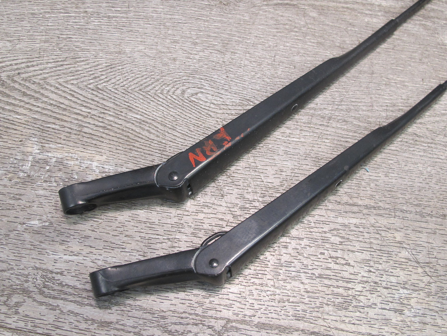 1999-2005 Porsche 911 Carrera 996 Front Left Right Side Windshield Wiper Arm Set