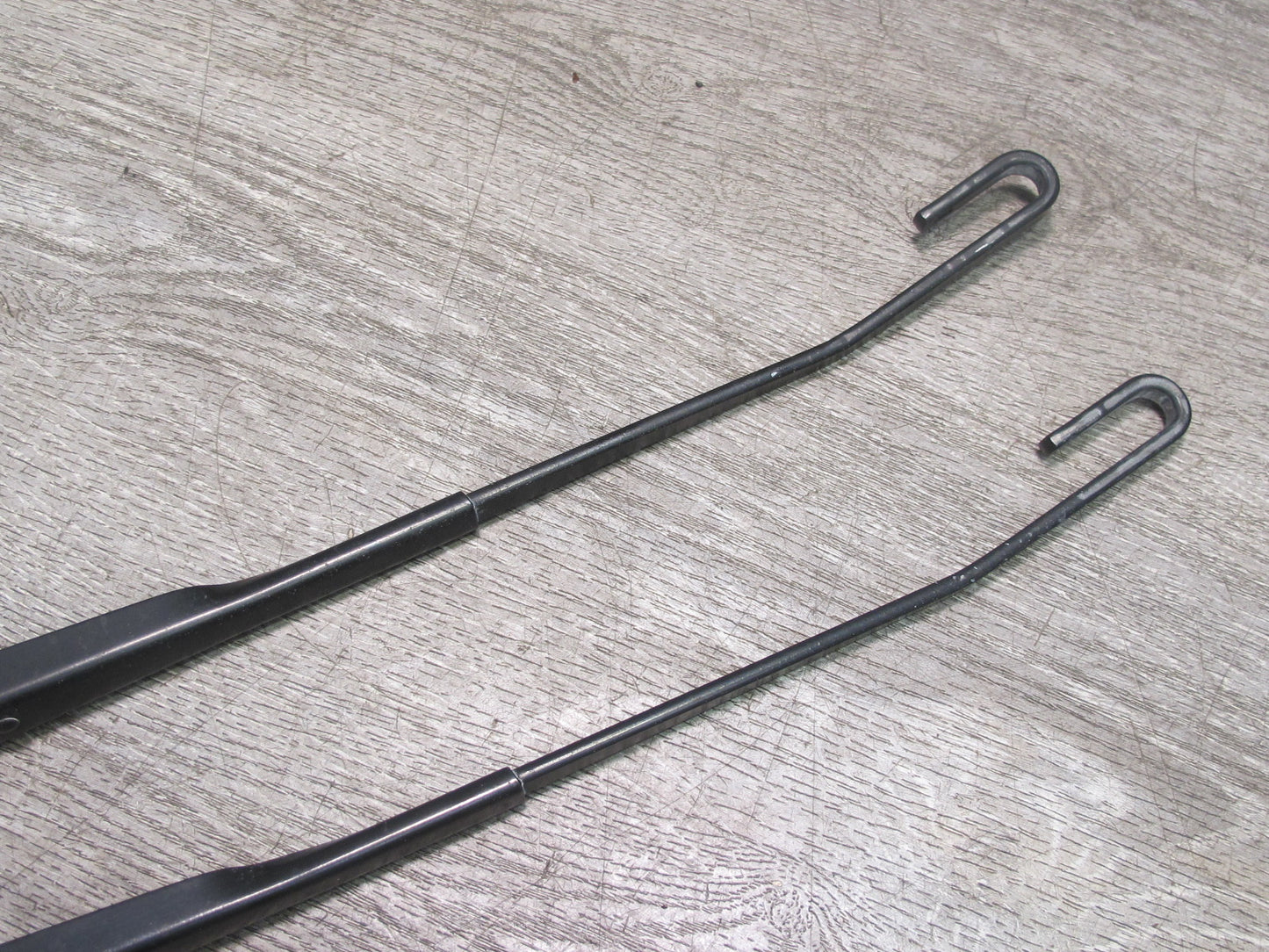 1999-2005 Porsche 911 Carrera 996 Front Left Right Side Windshield Wiper Arm Set