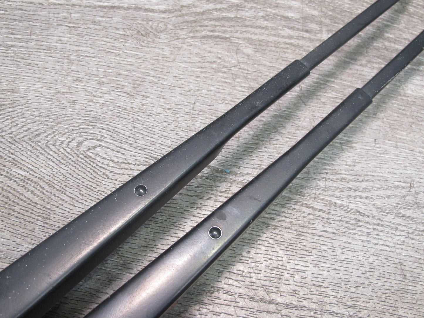1999-2005 Porsche 911 Carrera 996 Front Left Right Side Windshield Wiper Arm Set