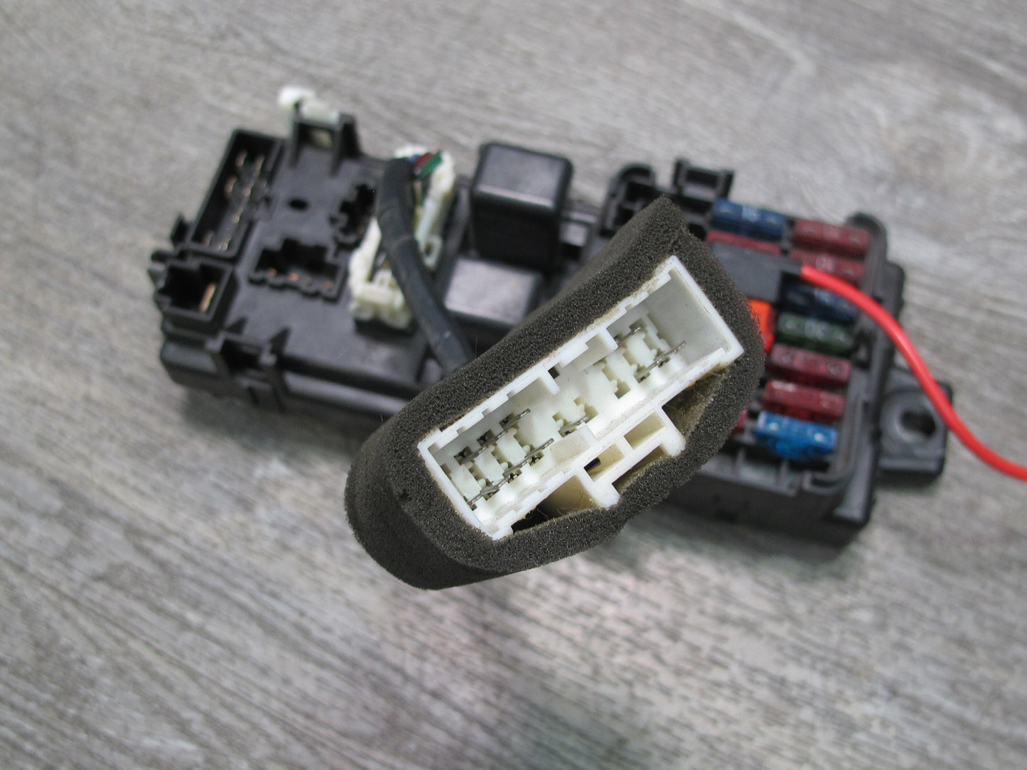 91-93 Mitsubishi 3000GT Interior Cabin Fuse Relay Box Module OEM