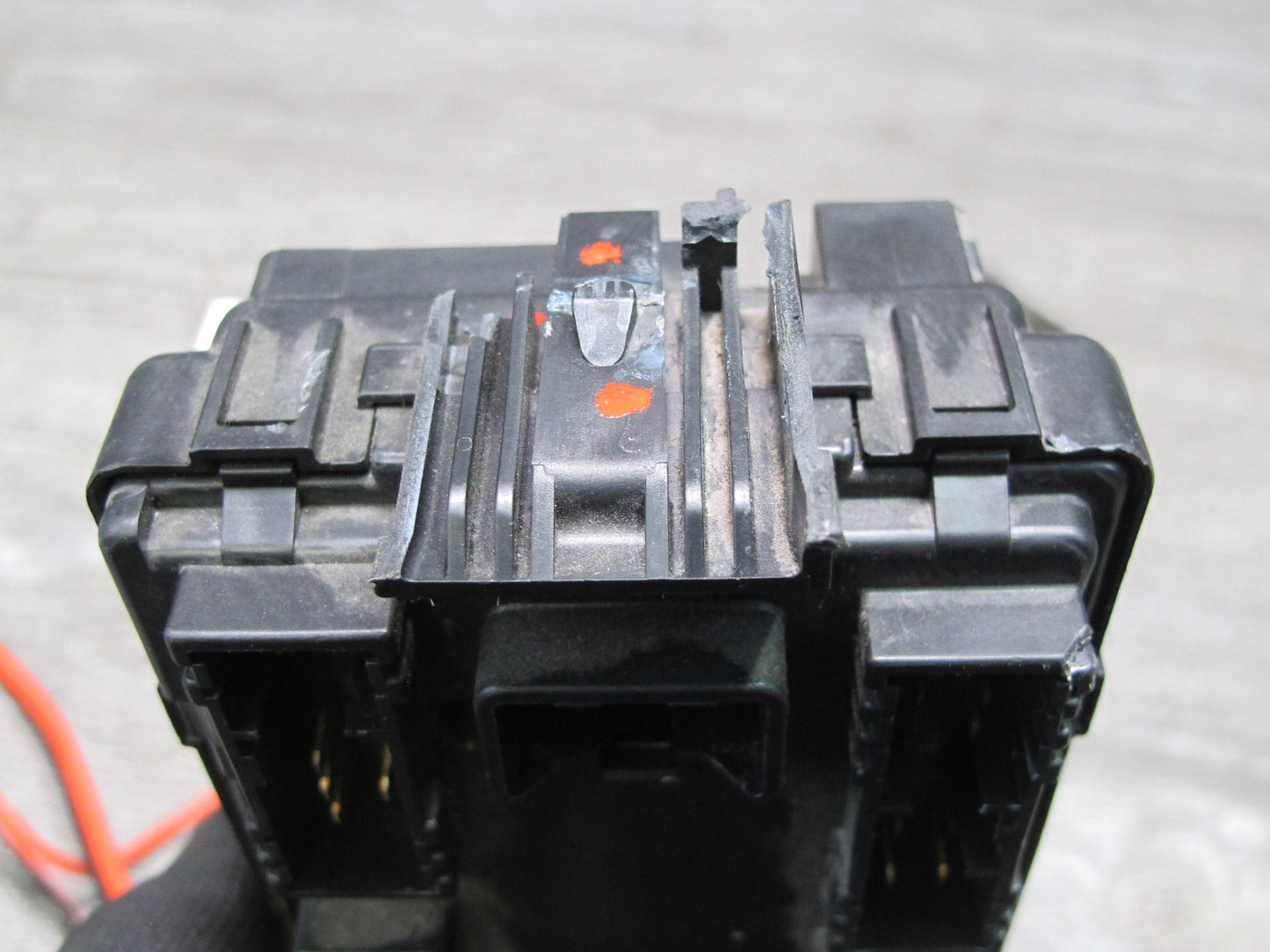 91-93 Mitsubishi 3000GT Interior Cabin Fuse Relay Box Module OEM