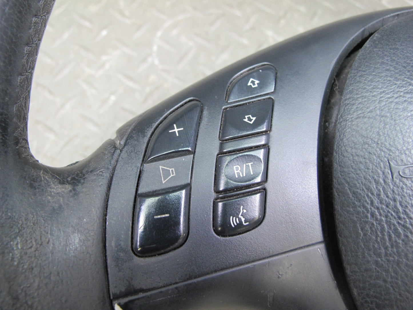 01-06 BMW E46 FRONT LEFT DRIVER SIDE SPORT STEERING WHEEL W/ SRS AIRBAG OEM