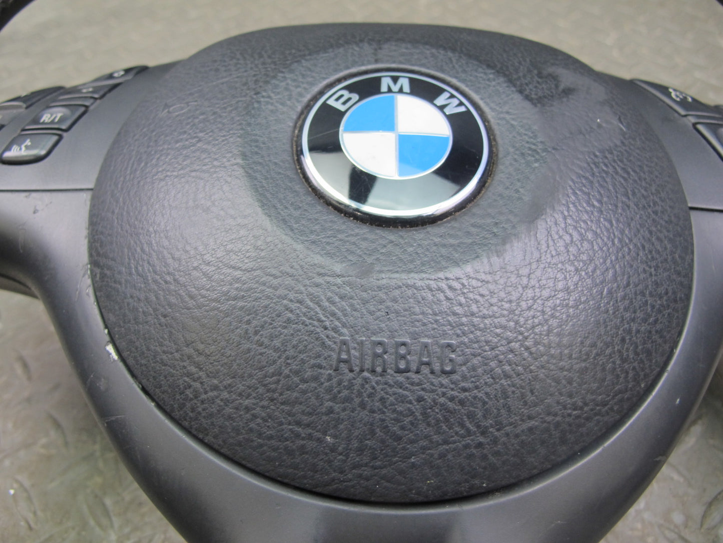 01-06 BMW E46 FRONT LEFT DRIVER SIDE SPORT STEERING WHEEL W/ SRS AIRBAG OEM