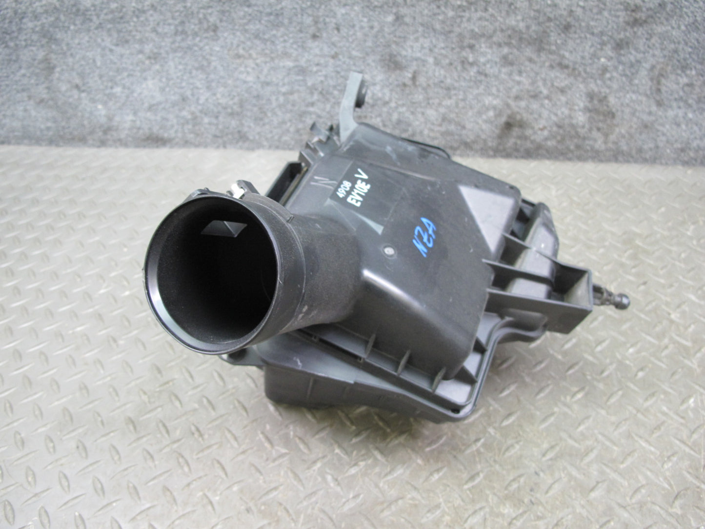 09-20 Nissan Z34 370Z Right Air Intake Cleaner Filter Box Assembly OEM