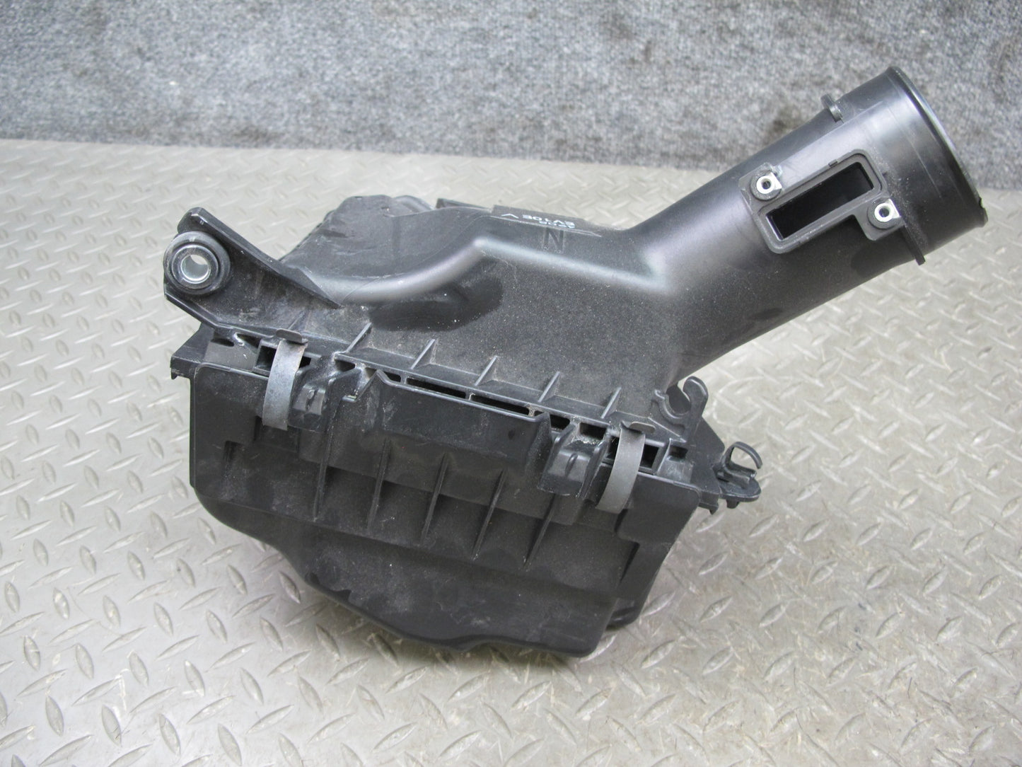09-20 Nissan Z34 370Z Right Air Intake Cleaner Filter Box Assembly OEM