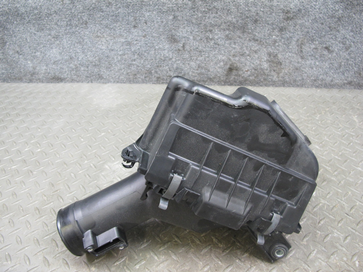 09-20 Nissan Z34 370Z Right Air Intake Cleaner Filter Box Assembly OEM