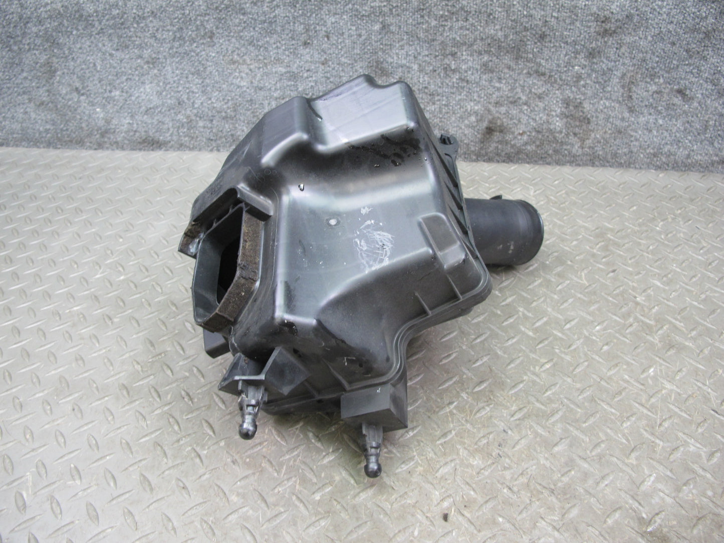 09-20 Nissan Z34 370Z Right Air Intake Cleaner Filter Box Assembly OEM