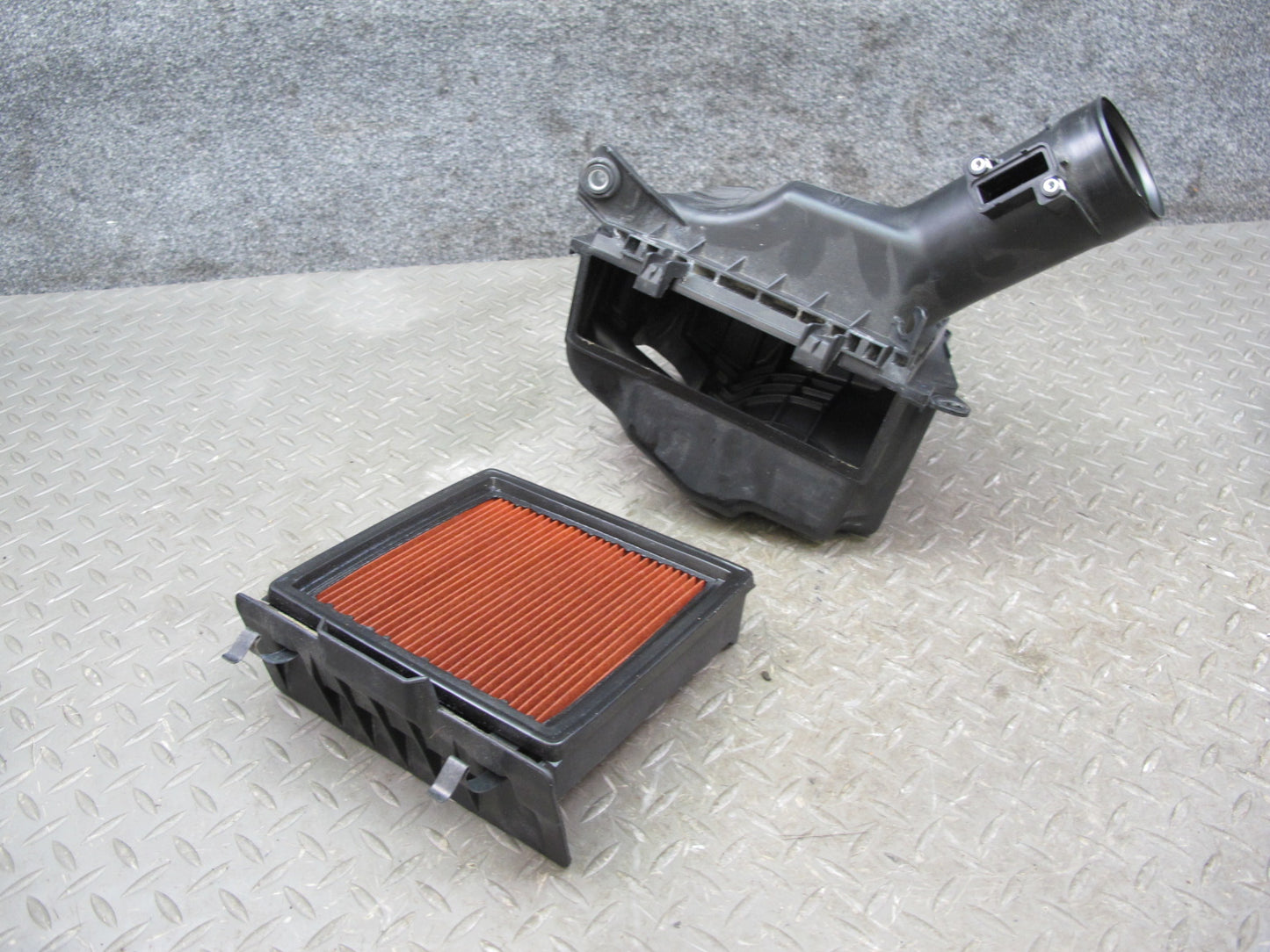 09-20 Nissan Z34 370Z Right Air Intake Cleaner Filter Box Assembly OEM