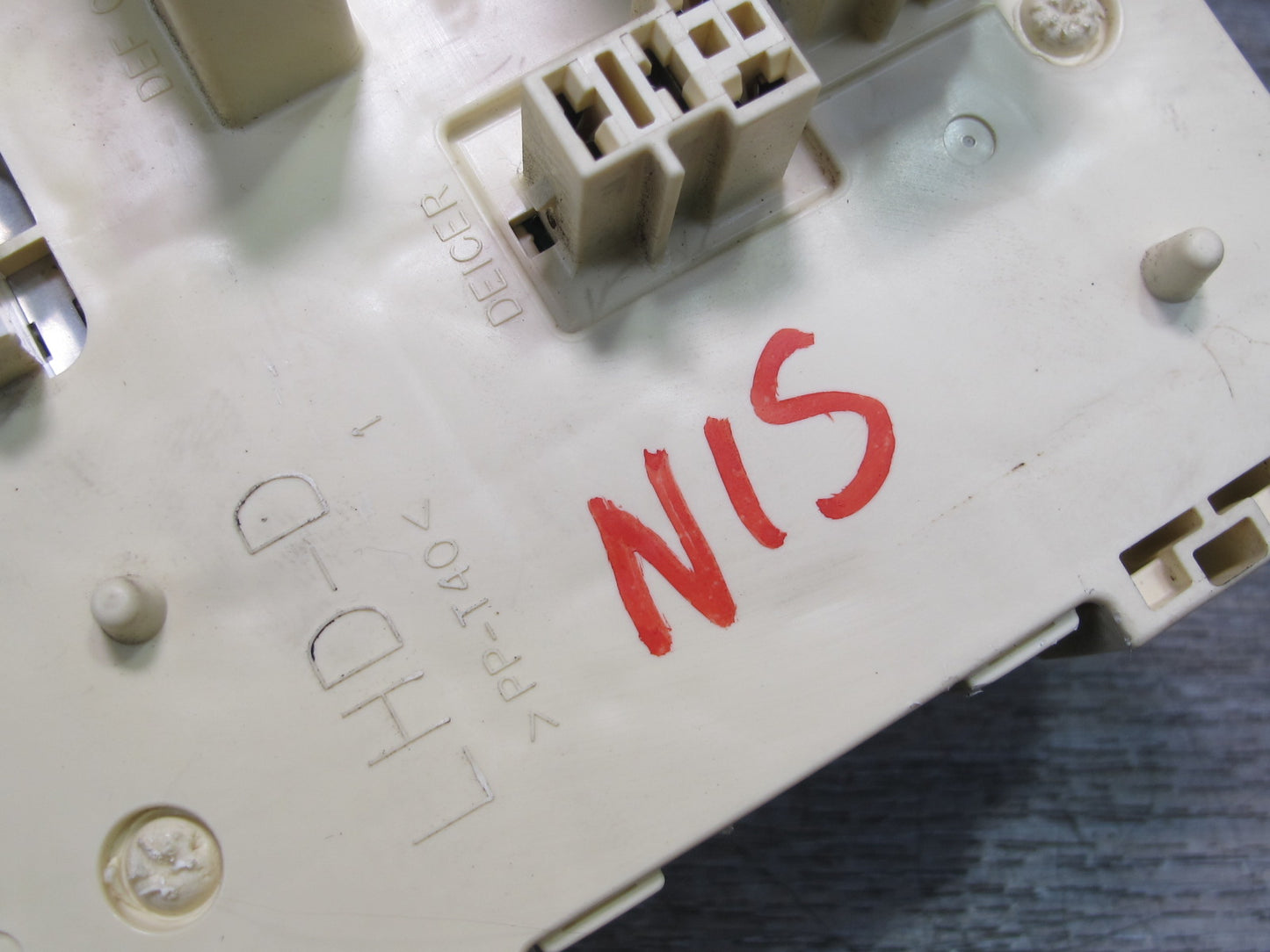 01-05 Lexus JCE10L IS300 Left Junction Fuse Relay Box OEM