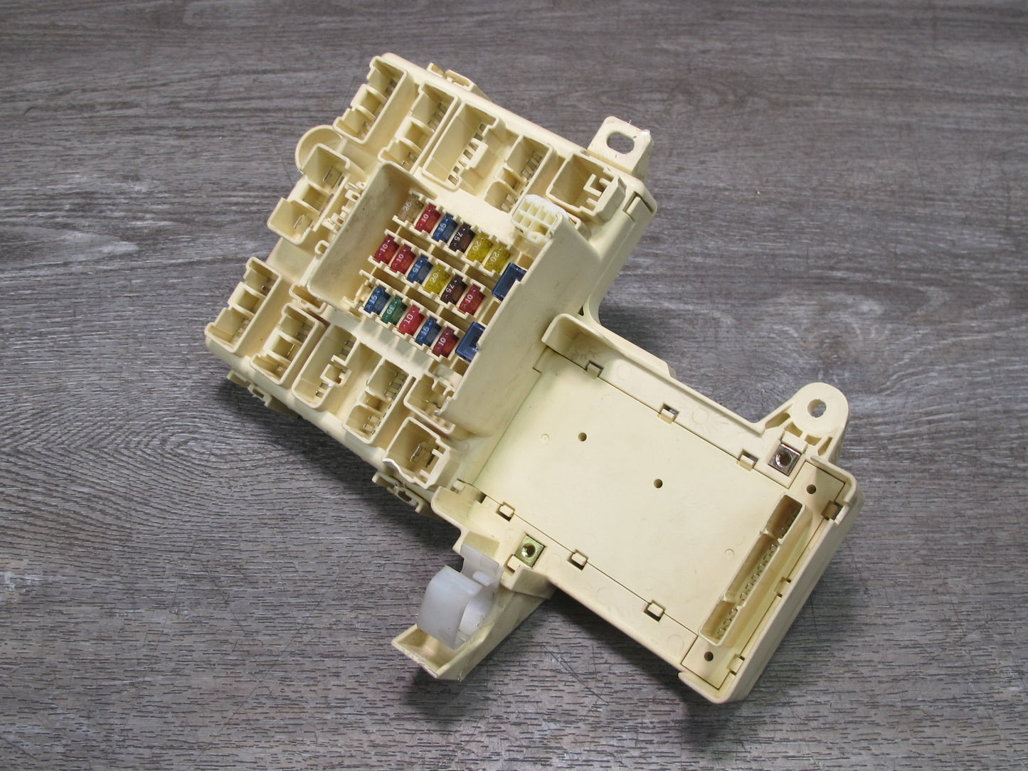 01-05 Lexus JCE10L IS300 Left Junction Fuse Relay Box OEM