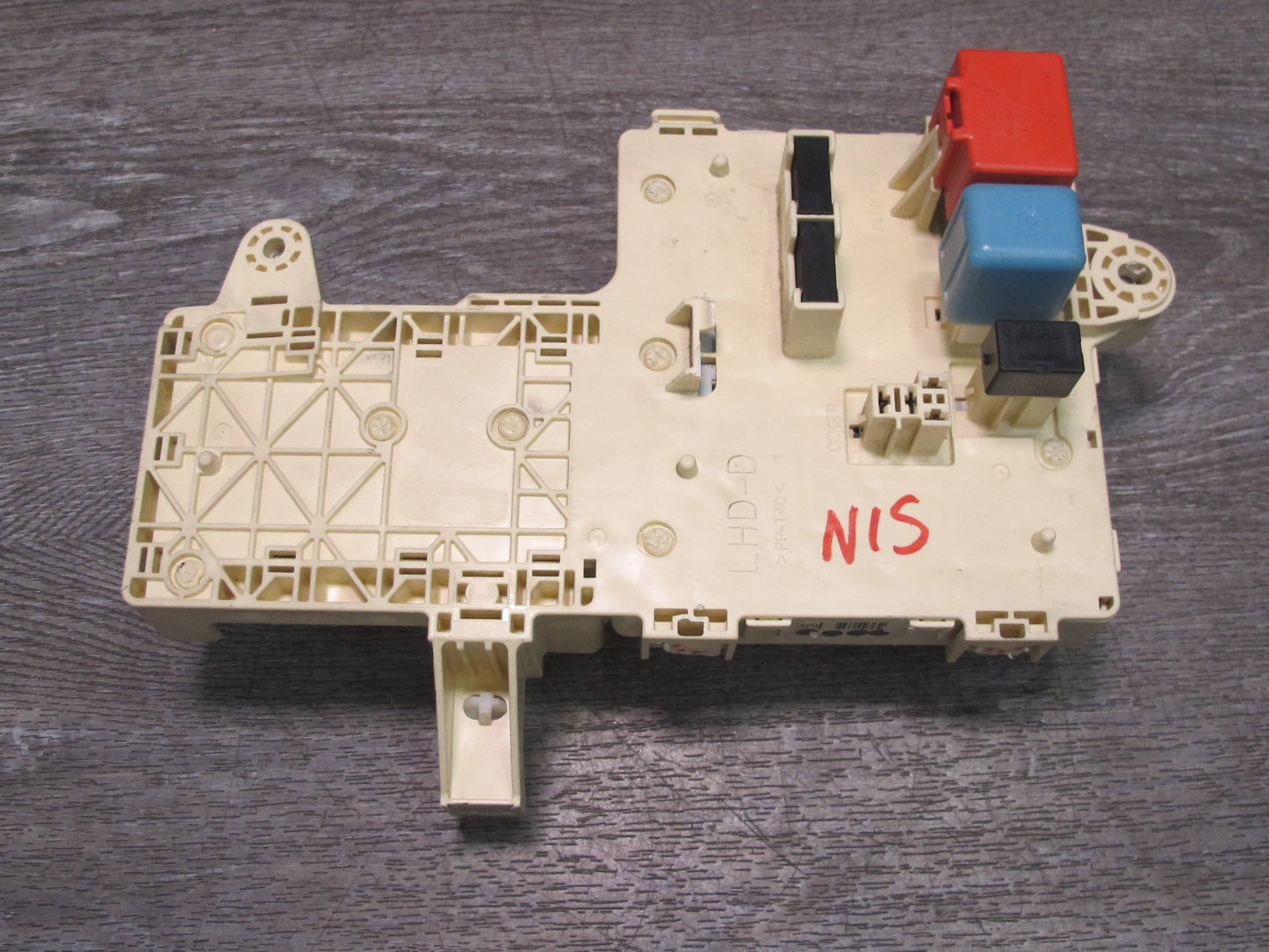 01-05 Lexus JCE10L IS300 Left Junction Fuse Relay Box OEM