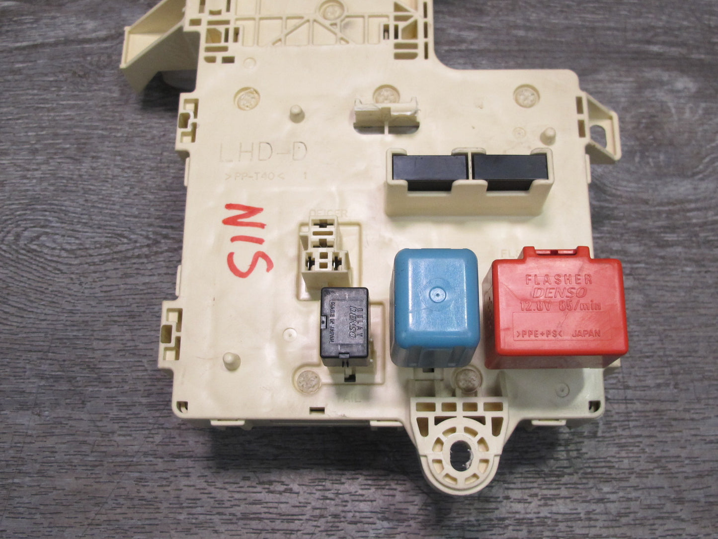 01-05 Lexus JCE10L IS300 Left Junction Fuse Relay Box OEM