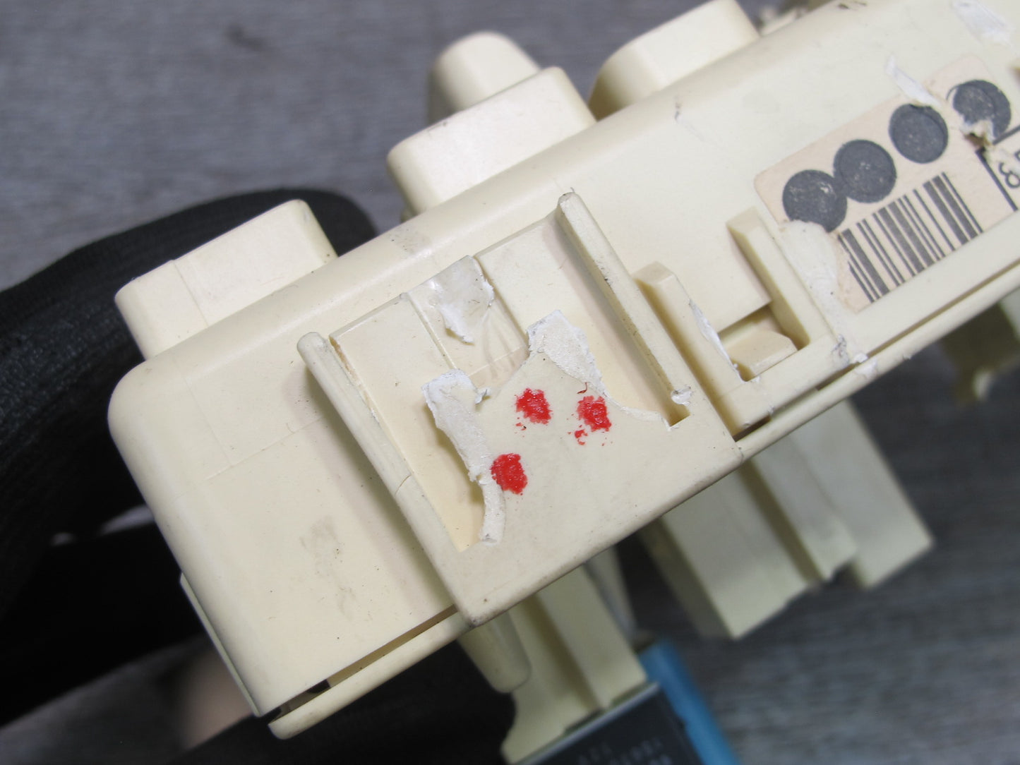 01-05 Lexus JCE10L IS300 Left Junction Fuse Relay Box OEM