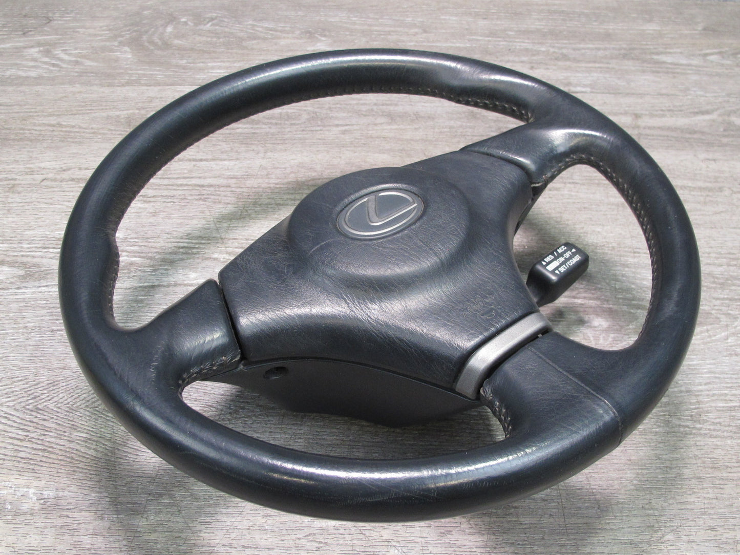 01-05 LEXUS IS300 FRONT LEFT DRIVER SIDE STEERING WHEEL SRS AIRBAG OEM