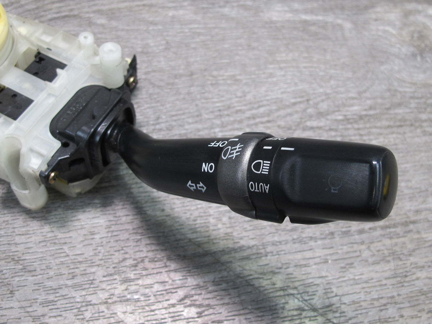 02-05 Lexus IS300 Sedan M/T Steering Column Headlight Turn Wiper Switch OEM